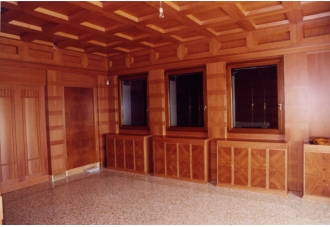 boiserie salone in legno 